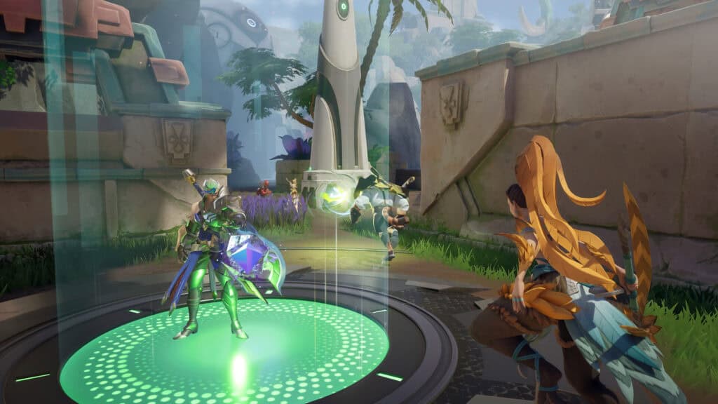 Jugadores transportando un Prisma hacia el centro del mapa en Project ZETA para puntuar.